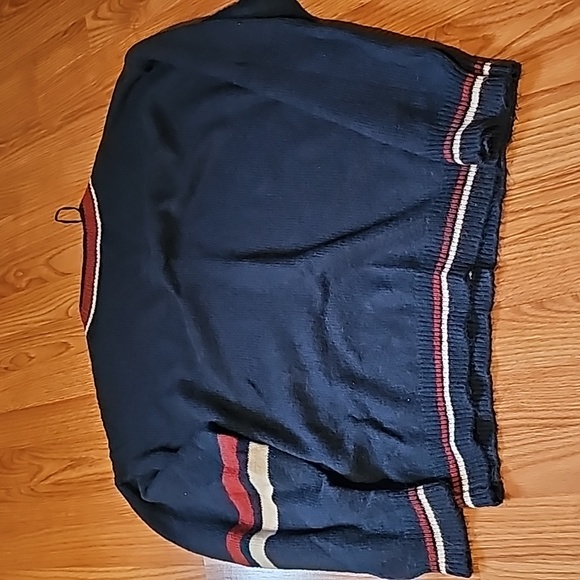 Sweaters. - Picture 4 of 7